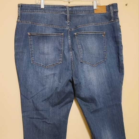 Madewell | Curvy High-Rise Skinny Jeans in Danny Wash (Size 36) - Picture 11 of 15